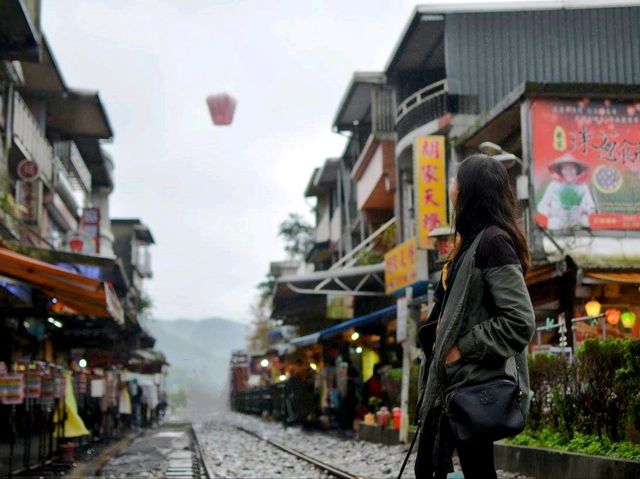 Sky Wishes - Releasing Lanterns at Shifen