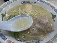 福岡・博多区。一杯290円のシンプル美味いとんこつラーメン『博多ラーメンはかたや 堅粕店』