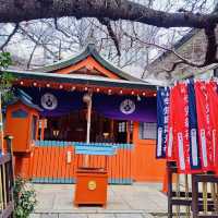 Peaceful Shrine near  Honmachi Sta. 