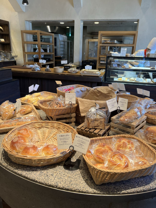 【滋賀カフェ】白亜のレストランで琵琶湖を眺めながらくつろごう☕️