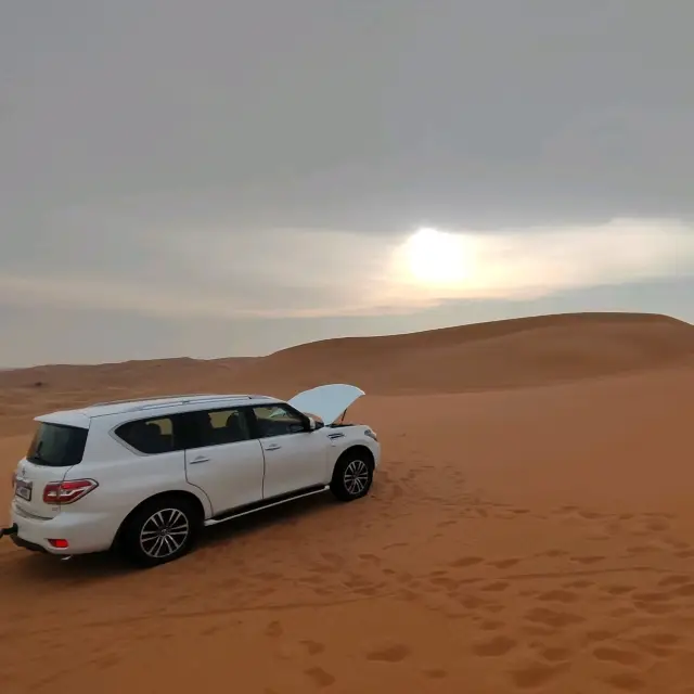 阿聯酋杜拜-沙漠衝沙
