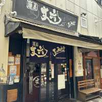 【大阪・難波】真っ黒なのにアッサリしている大阪ブラック「麺屋 丈六 なんば店」
