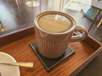 A nice retro cafe at Haebangchon, Cozydomz