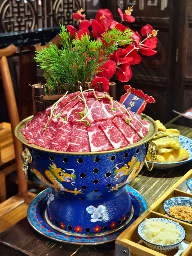 北角宮廷式火鍋，必點花膠雞湯