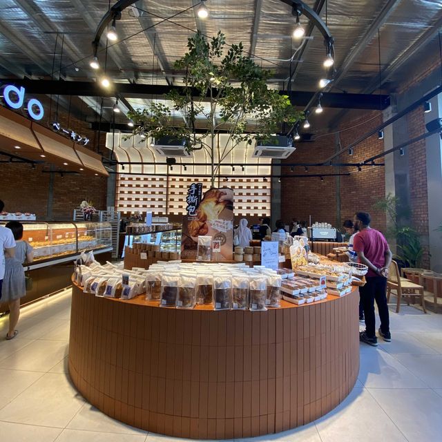 Newly Opened Food Hall in Penang with Robot Serving Food