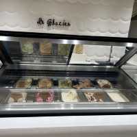 Chloéの世界初アイスクリームショップ🍨