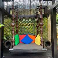 พาชมโรงแรมสวยทั้งกลางวัน อลังการกลางคืน