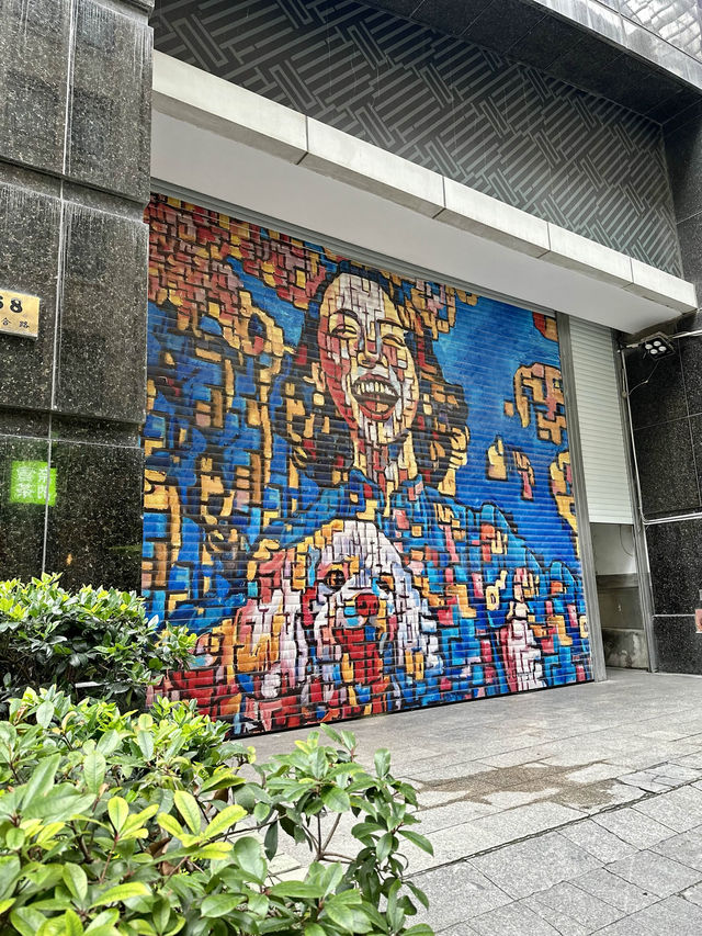 📍Nanjing Pedestrian Street, Shanghai, China 🇨🇳 