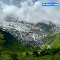 There’s a saying: “Heaven is to the left, Yubeng is to the right.”