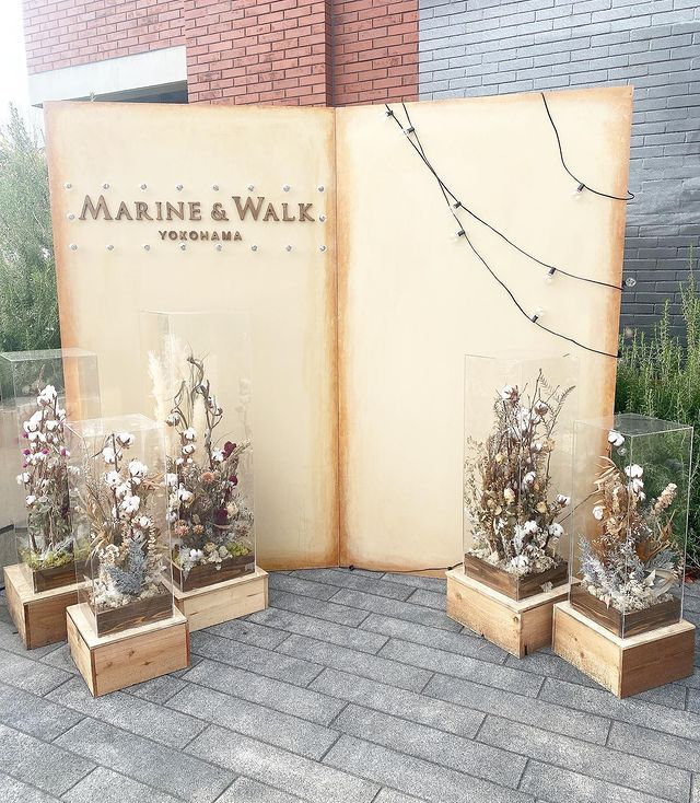 Location is sea side, Good for walking and eating