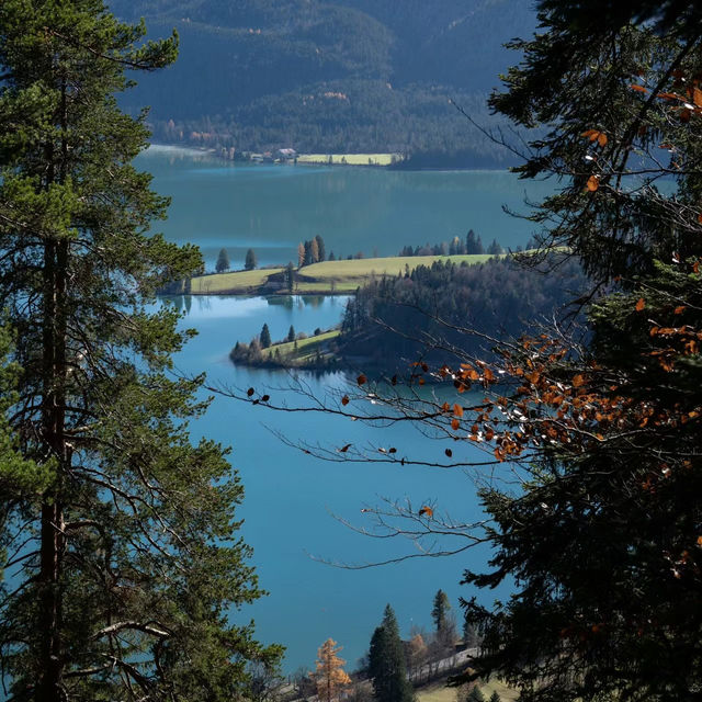 馬林湖：湖光山色，仙境般美麗