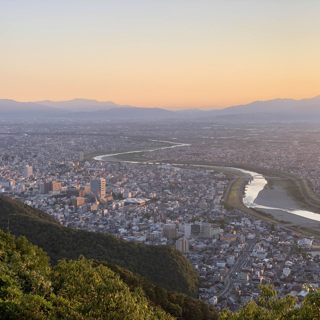夕暮れの岐阜城