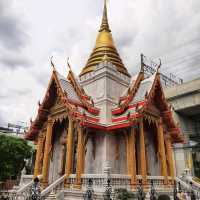 สักการะหลวงพ่อพุทธสุโขอภิโรจนะ ณ วัดเสมียนนารี