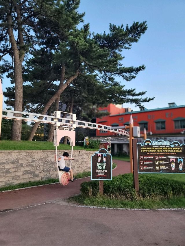 다양한 부대시설이 있는 보령 무창포해수욕장🏖