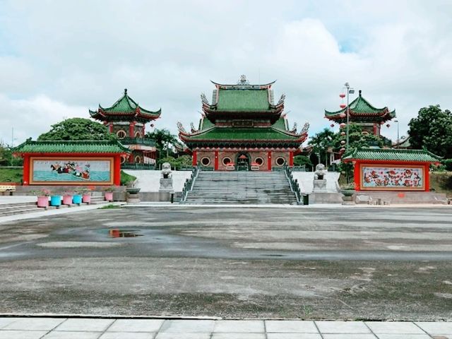 Yu Lung San Tian En Temple