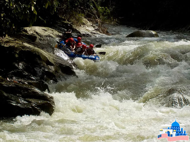 Thrilling Adventure in Gopeng: White Water Rafting and Rainforest Retreat