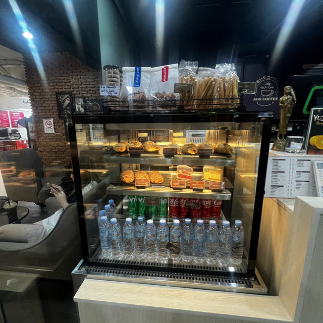นั่งชิลๆๆที่☕️ Airi coffee (ไอริคอฟฟี่)เดอะเบลล์ 