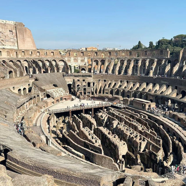 Step Back in Time: The Majestic Colosseum in Rome 🇮🇹