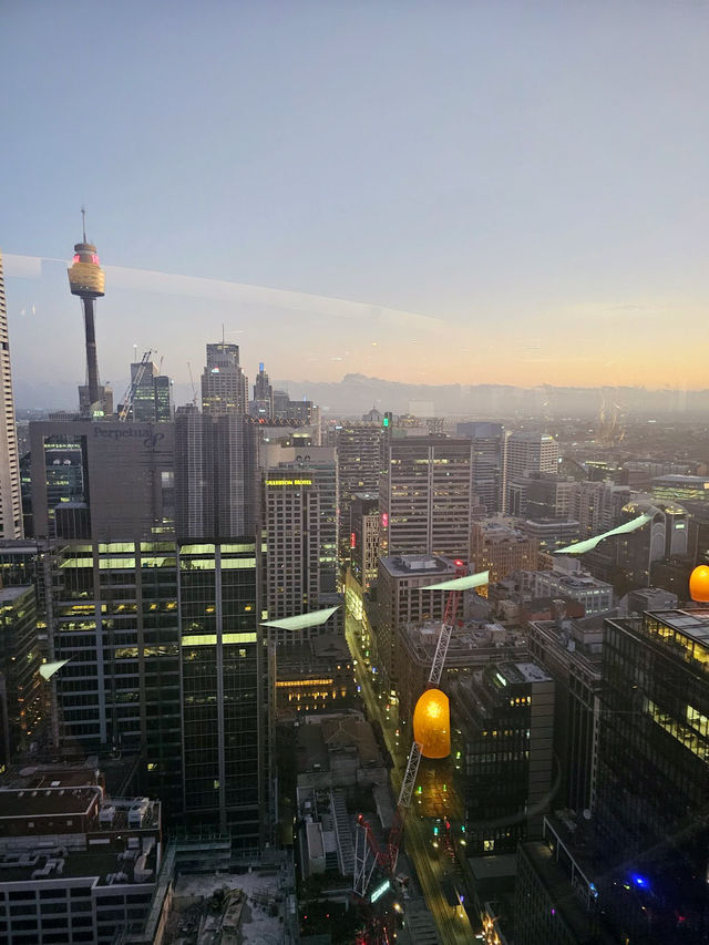 A chic space with a lofty view 