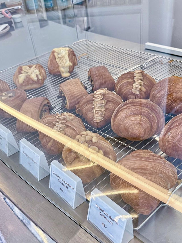 📍UNCLOUD COFFEE คาเฟ่แสงเหนือในบางแสน
