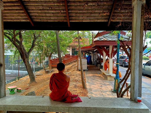 南奔古城墻南康河步行道pratu ta Nang：南奔地標景點，打卡拍照📸，體驗寧靜休閒好地方