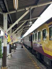 นั่งรถไฟเชียงใหม่-แพร่ | ฤดูฝน 🚃⛰️🌿🌳