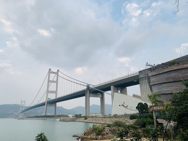香港本地遊：馬灣東灣泳灘 青馬大橋下的悠閒時光