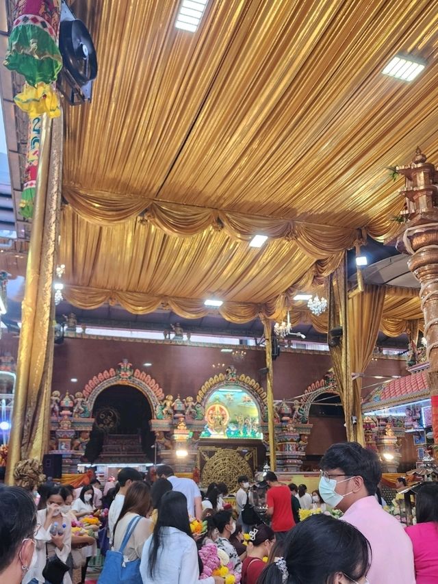 พาไปมูที่วัดแขกสีลม