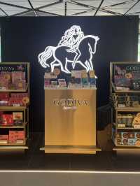 上機前的飲品雪糕Grab & Go @GODIVA CAFE