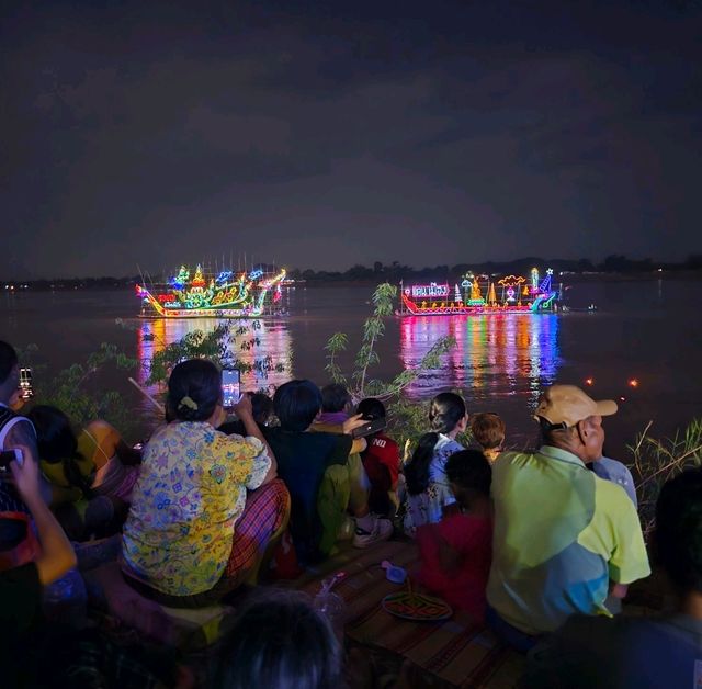 เที่ยวหนองคาย ชมบั้งไฟพญานาคหนึ่งเดียวในโลก