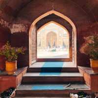  VISITING WAZIR KHAN MOSQUE.