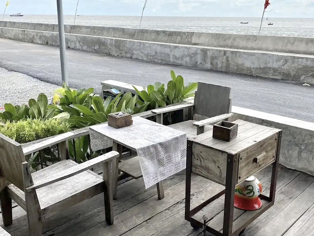 “ร้านอาหารแม่คูซีน” ร้านวิวสวยบางปู