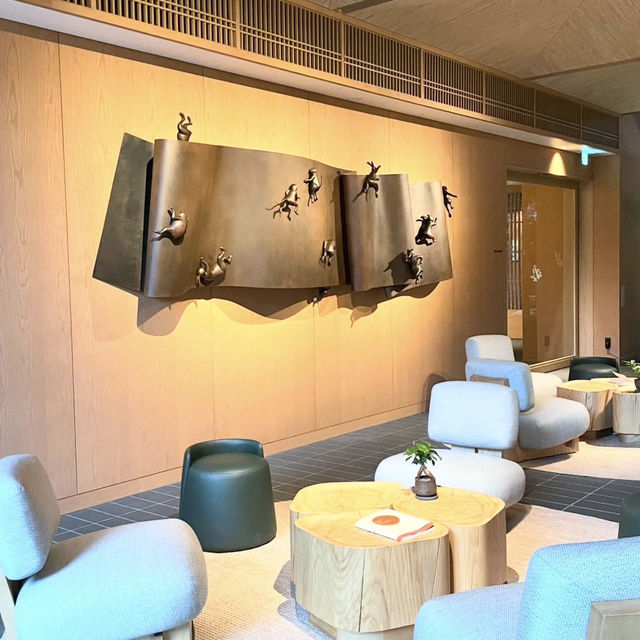 六善酒店，以現代藝術風格融入、沈穩帶有禪意