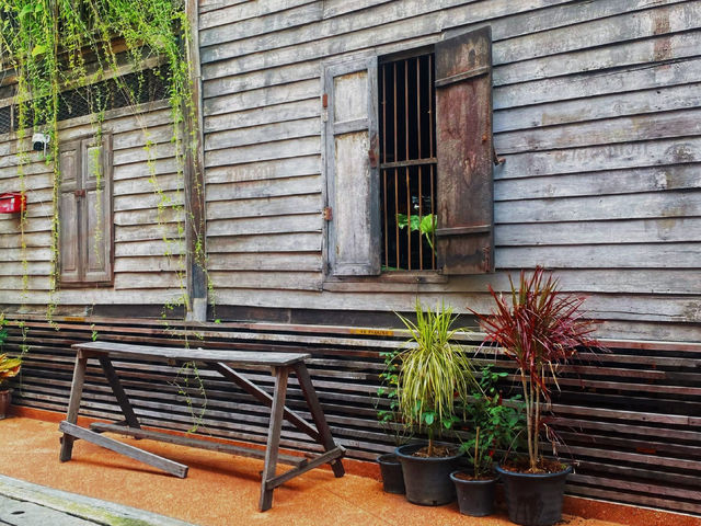 Vanich House คาเฟ่วินเทจสุดชิคย่านตลาดน้อย