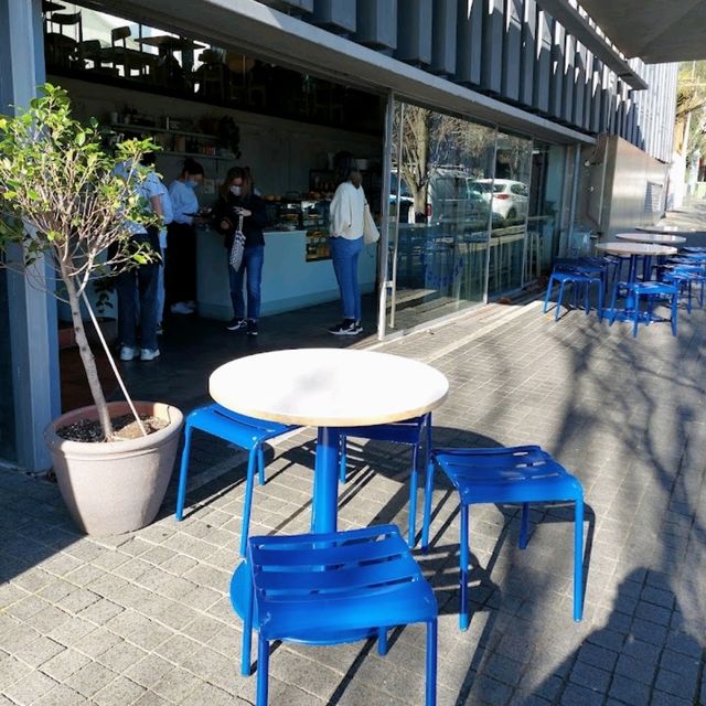 Friendly cafe