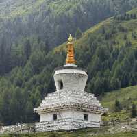 “ภูเขาสี่ดรุณี” (Siguniangshan)