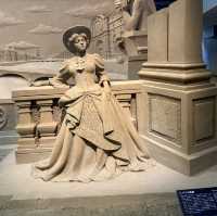 The Sand Museum (砂の美術館)