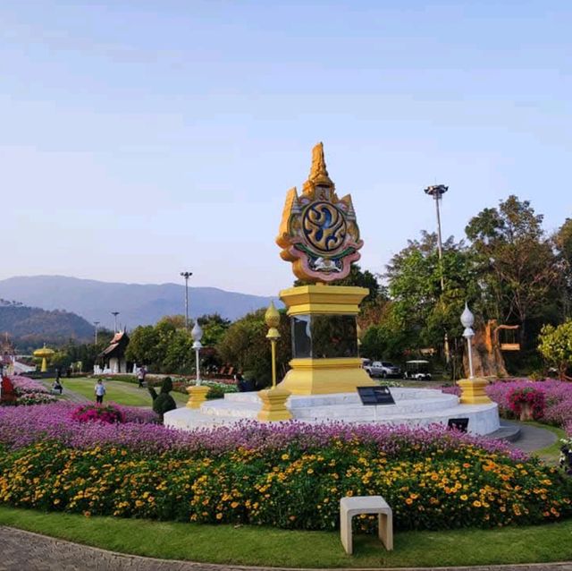 นั่งรถรางชมพืชสวนโลก หอคำหลวง สุดงดงาม