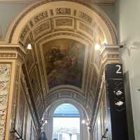 🏛️✨ 探索倫敦的文化瑰寶——維多利亞及艾伯特博物館（V&A Museum）！