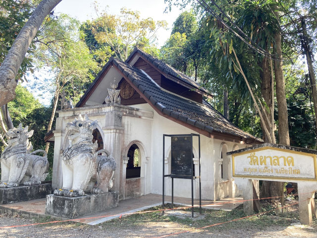 เที่ยวไหว้พระขอพร พักสงบใจ “วัดผาลาด” เชียงใหม่