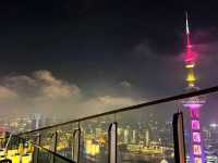 看東方明珠塔的最佳位置~~“Flair Rooftop Bar”在58樓近距離看東方明珠