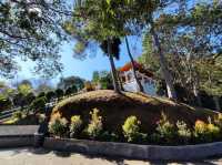 สถานที่เพื่อรำลึกบุคคลสำคัญ ของหมู่บ้านสันติคีรี