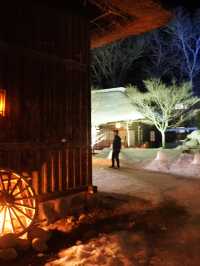 【栃木×湯西川】  雪化粧した茅葺き屋根の古民家とかまくら