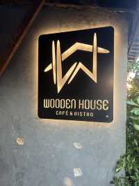 คาเฟ่ Wooden House Cafe’ ลำปาง