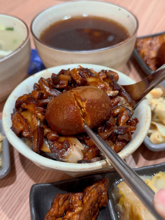 Michelin Meal Before Flight in Taoyuan Airport: Wang’s Broth