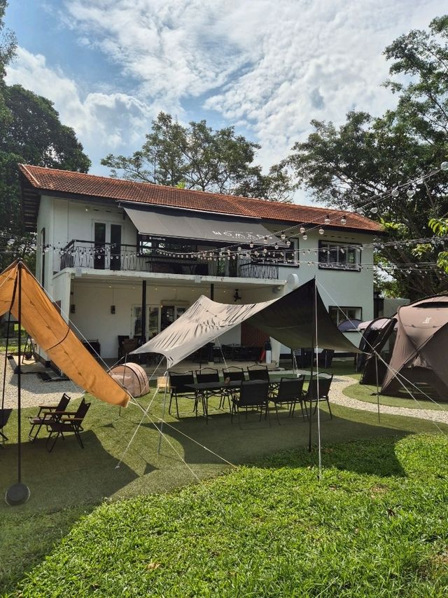 Camping Theme Cafe - The nomads