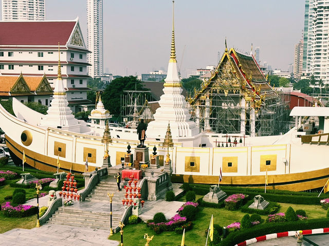 泰國曼谷著名寺廟景點：龍船寺。適合拍照打卡觀光旅遊！ 