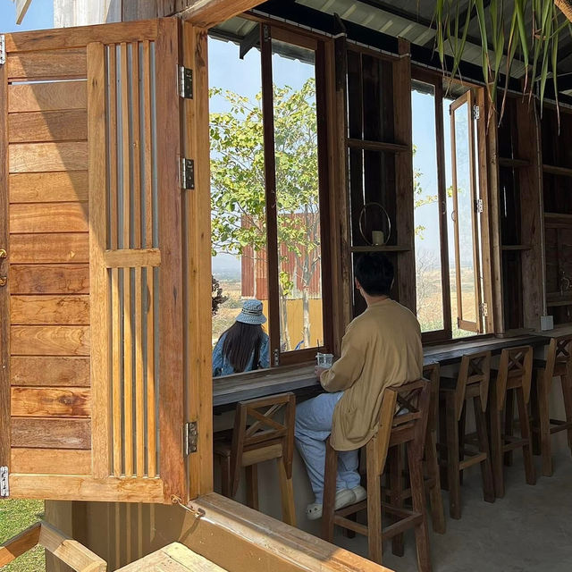 คาเฟ่บนเนินเขาสระบุรี Vibes ดีต่อใจมาก 🤍🍂