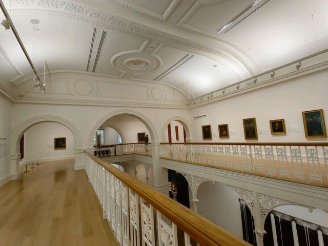 免費入場的奧克蘭美術館