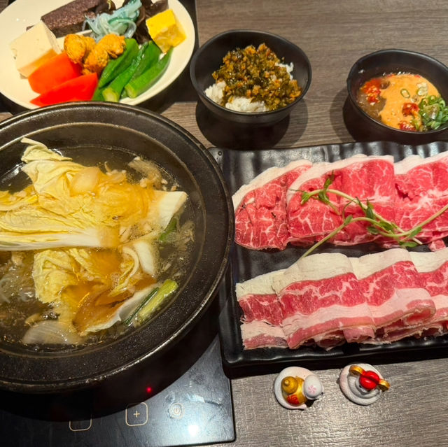 三多路上（湯師傅）鍋物.食材新鮮.麻辣瓜子醬非吃不可